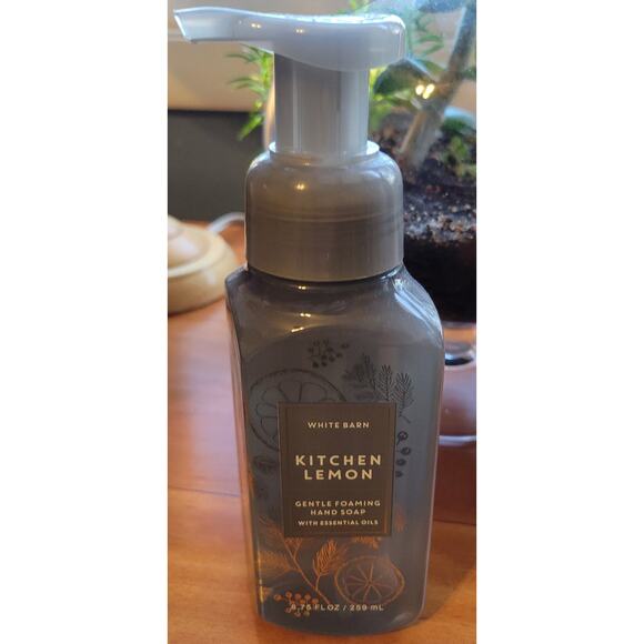 White Barn Kitchen Lemon Gentle Foaming Hand Soap Essential Oils 8.75 oz. NEW - Picture 1 of 3